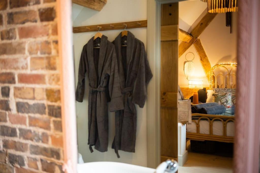 The Cart House - Beautiful Contemporary Barn - Hot Tub Appartement Bridgnorth Buitenkant foto