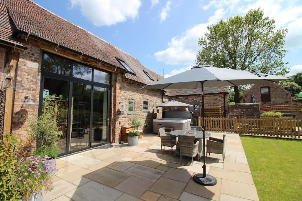 The Cart House - Beautiful Contemporary Barn - Hot Tub Appartement Bridgnorth Buitenkant foto