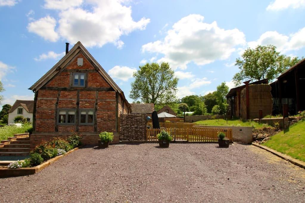 The Cart House - Beautiful Contemporary Barn - Hot Tub Appartement Bridgnorth Buitenkant foto